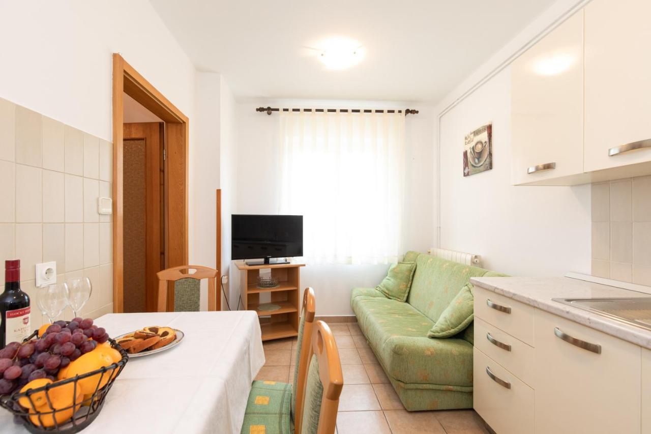 Justic Apartment Krk Town Bagian luar foto