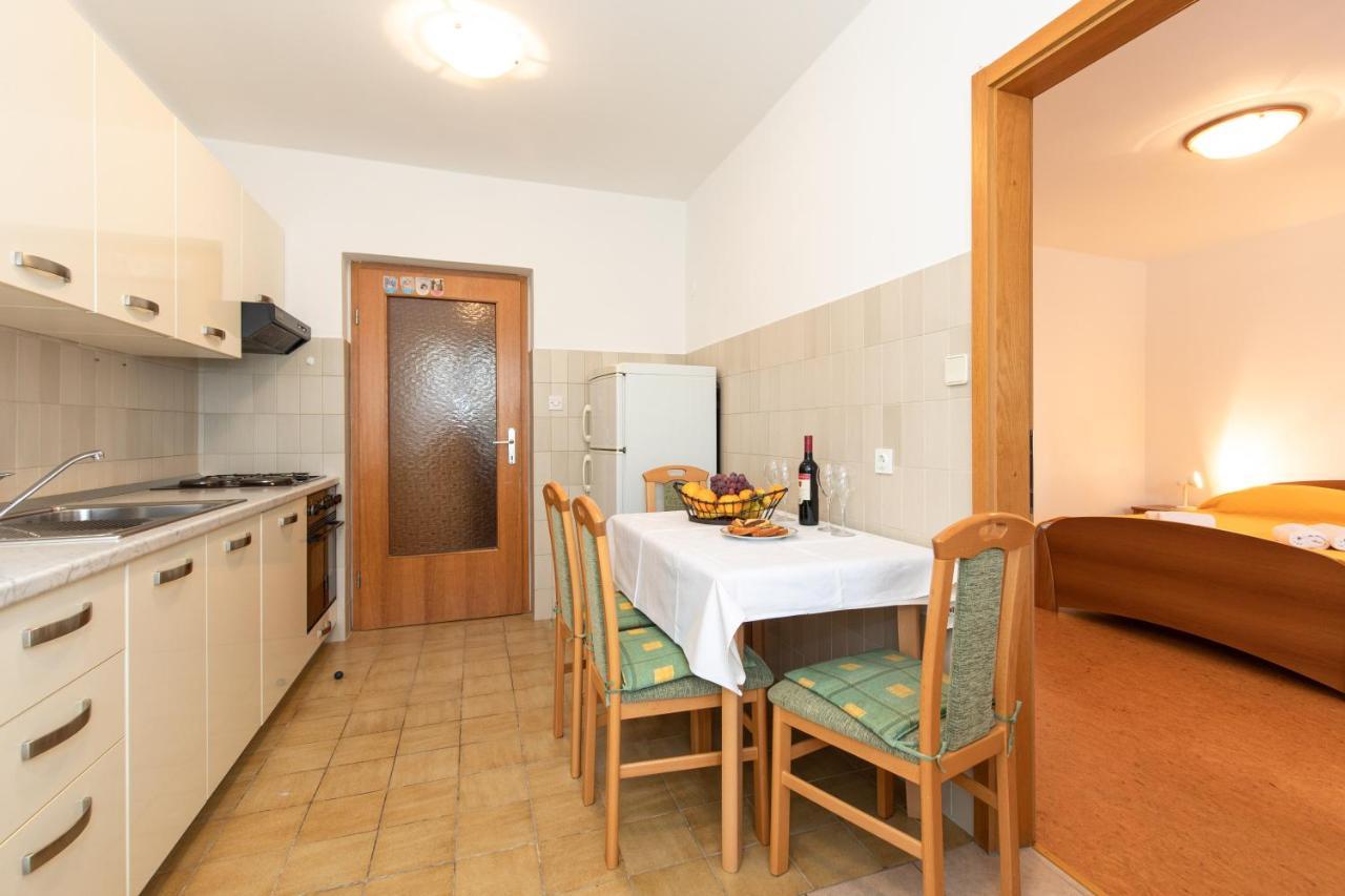 Justic Apartment Krk Town Bagian luar foto