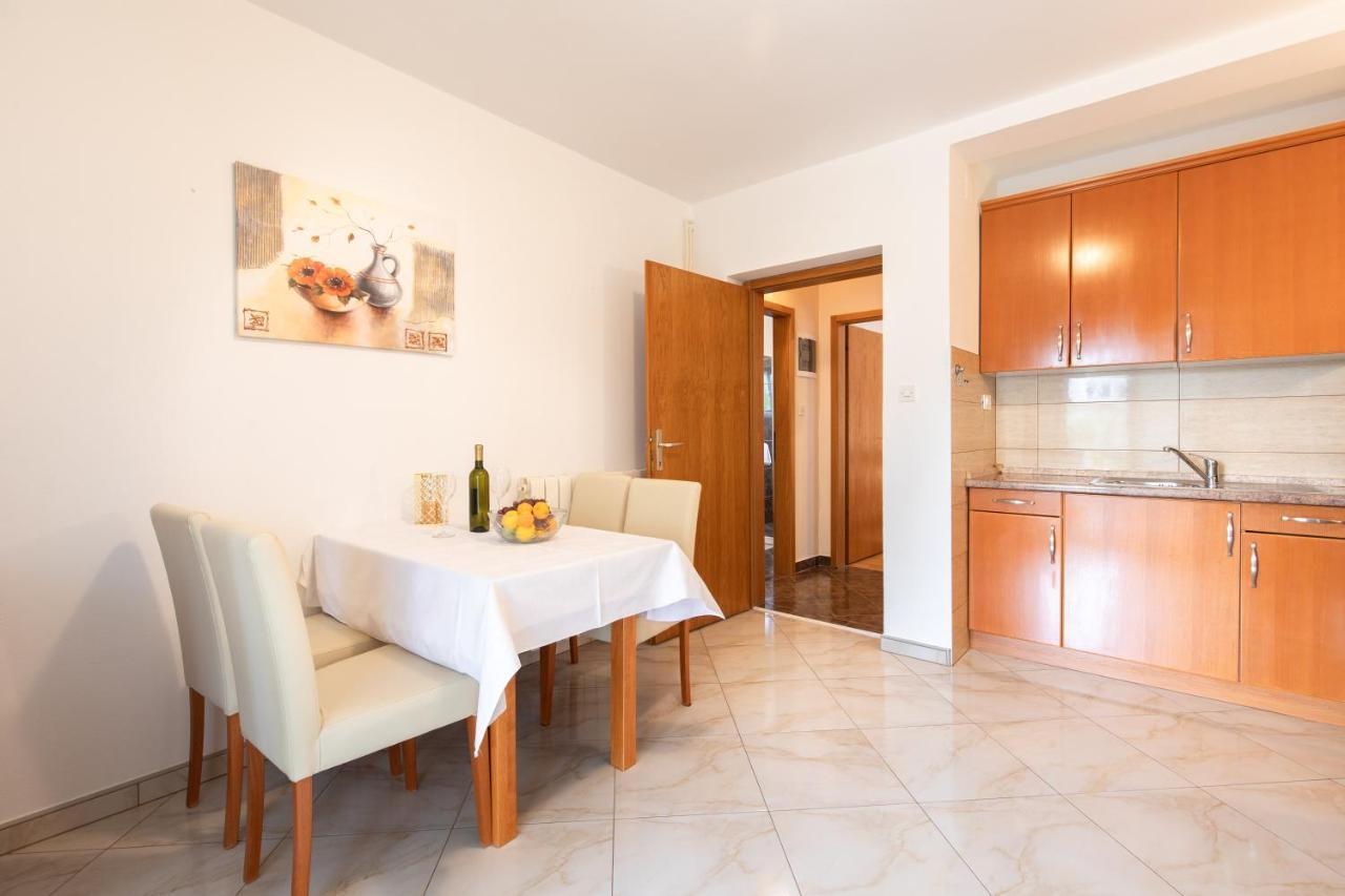 Justic Apartment Krk Town Bagian luar foto